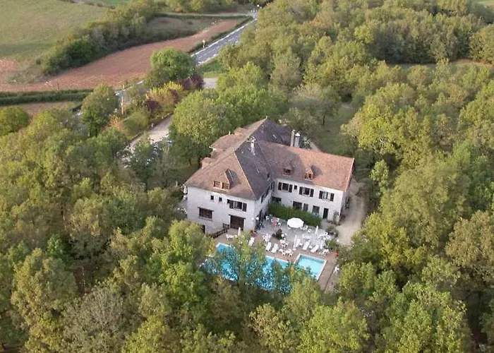 特鲁费埃尔酒店 酒店