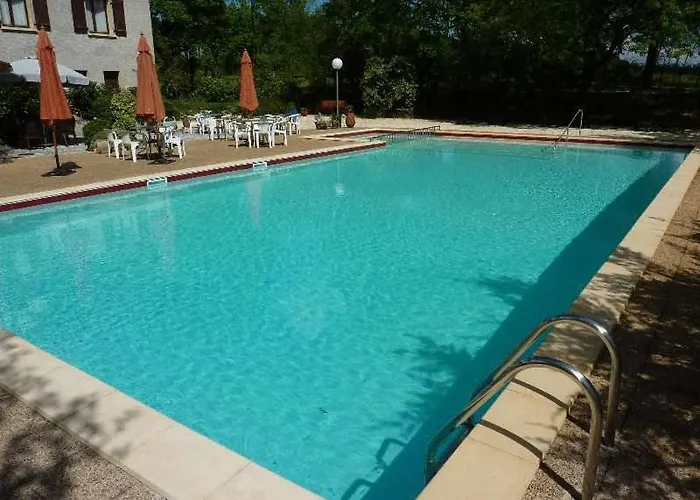 特鲁费埃尔酒店 酒店 2*