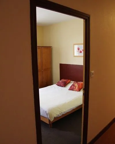 酒店 特鲁费埃尔酒店 2*